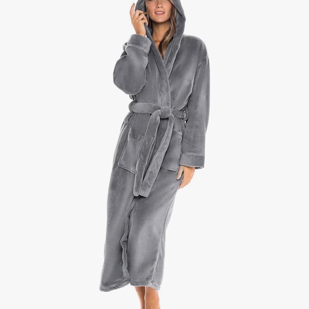Cozy Women's Gray Hooded Robe
